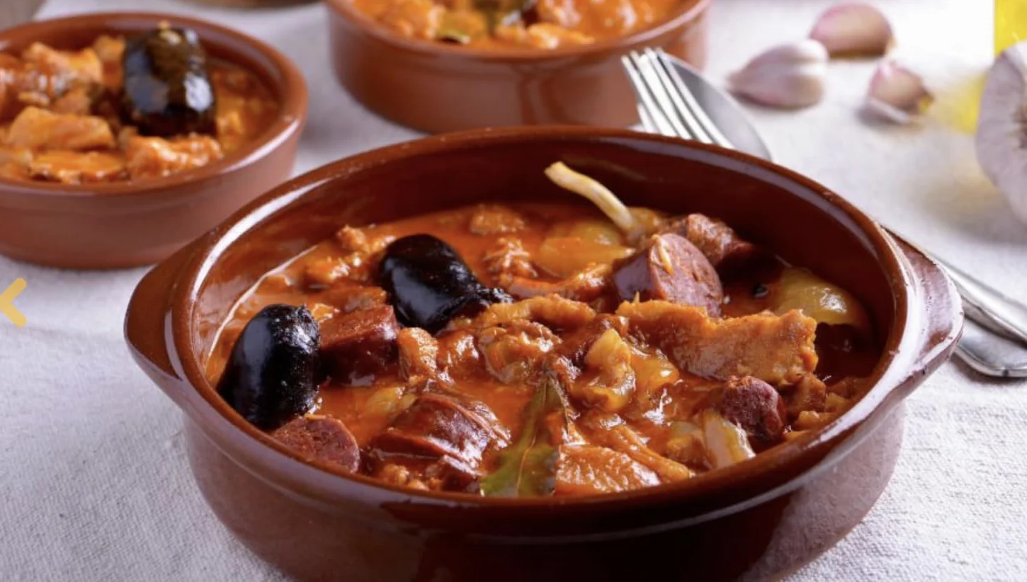 Callos en salsa con chorizo y morcilla 560grs (PACK de 8). Callos a la Madrileña. Receta familiar, casera y artesana. Conservas Gourmet. Regalo original para todos. Producto 100% elaborado en España.