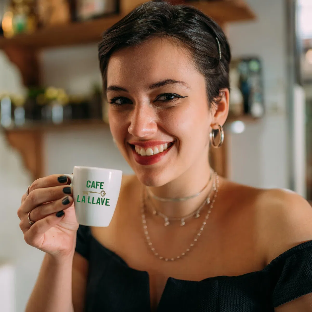 Cafe La Llave Café espresso de grano entero, tostado oscuro premium, bolsas de 32 onzas (paquete de 2), rica mezcla de estilo cubano