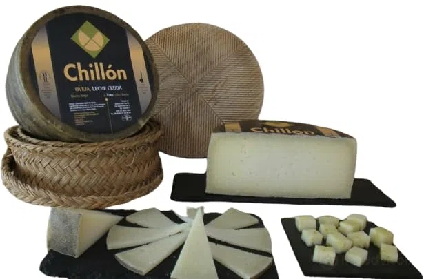 LOTE - CESTA DE NAVIDAD GOURMET PREMIUM Tesoro Gastronómico: Sabores Exquisitos del Lote Ibérico de Bellota.