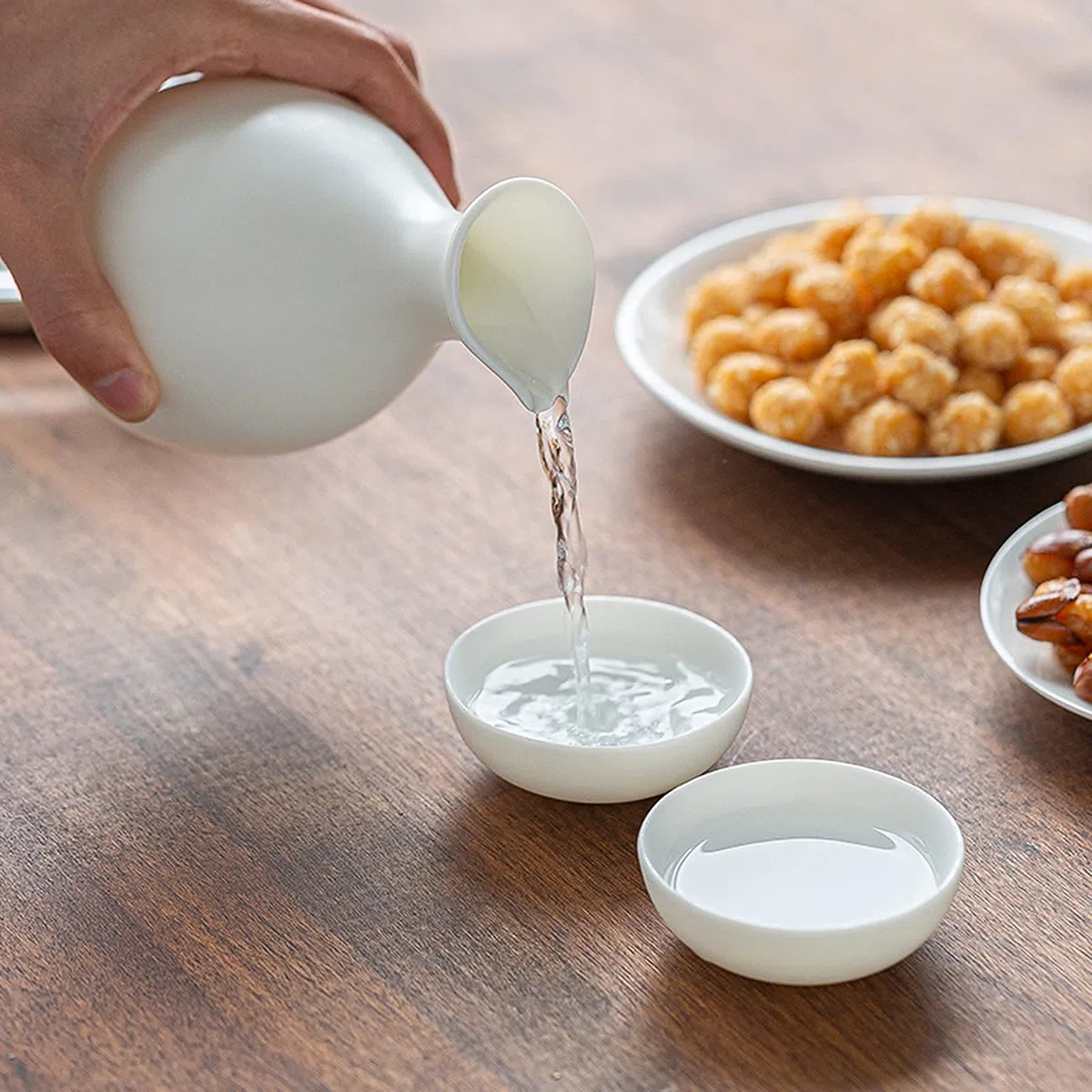 Juego de sake japonés, juego de tazas de sake de cerámica, estables e inodoras, fáciles de usar, adecuadas para entusiastas de la cultura, artesanía tradicional, 4 tazas, tipo, 6cups-A