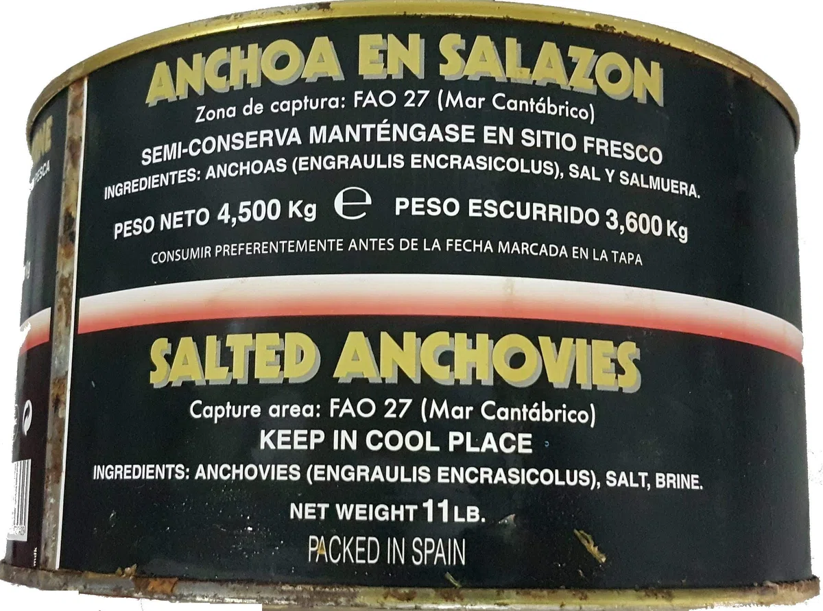 Anchoas en salazón pesca de primavera de La Castreña lata de 5 kg. 10 peces por camada.